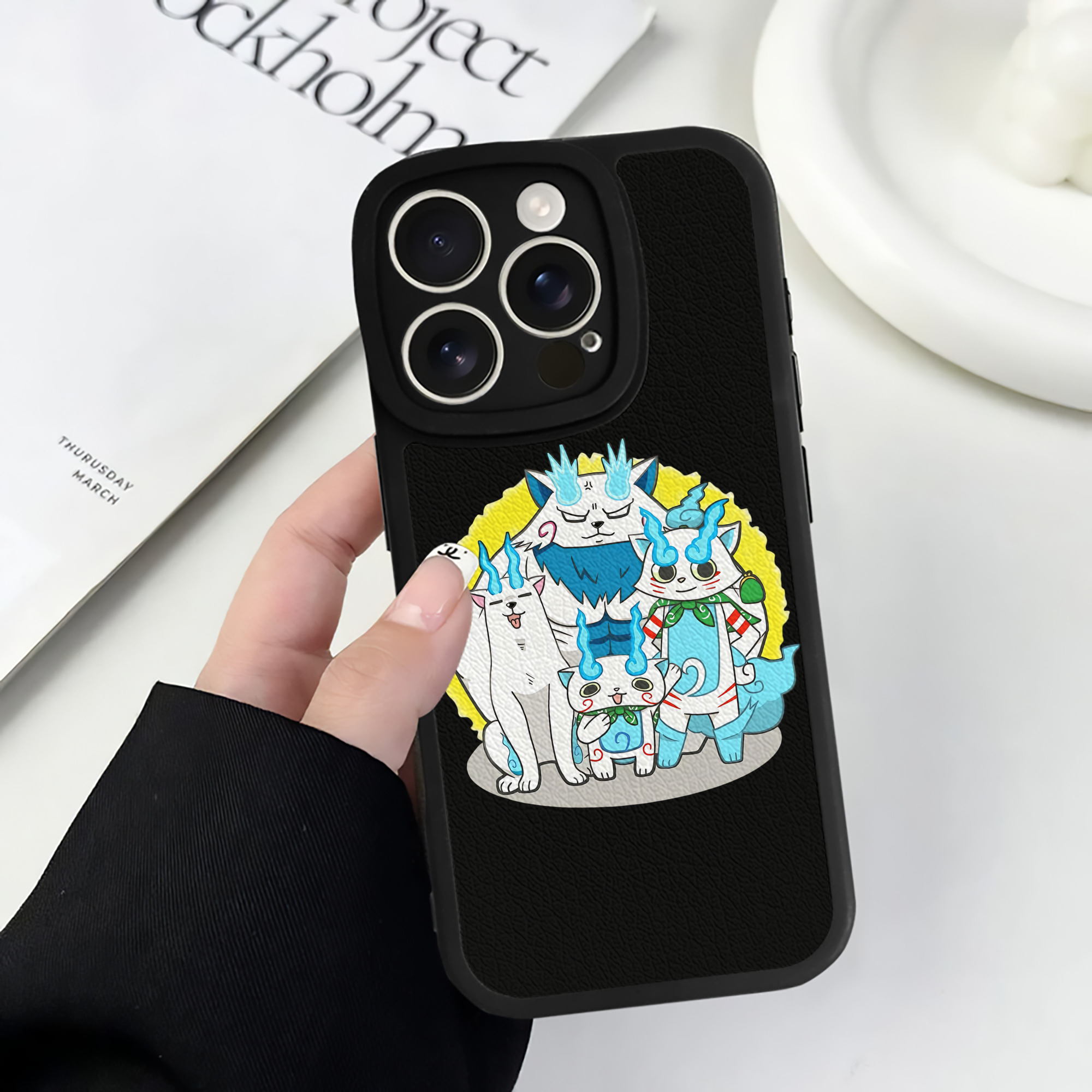 （画像用） 妖怪ウォッチ Yo-kai Watch 【iPhone 16シリーズ対応】シリコンスマホケース（レザー調） 材質：シリコン